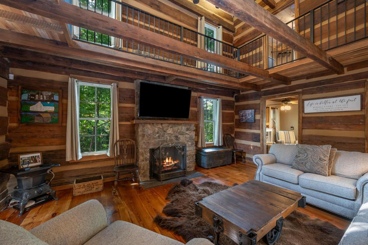 Russell'S Fort At White Oak Point: Historical Cabin On Lake Lure, Luxury, Direct Lake Access! Villa Eksteriør bilde