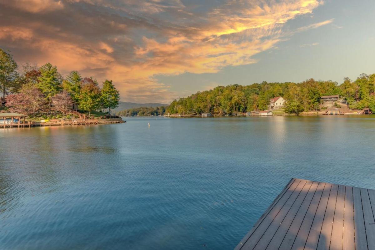 Russell'S Fort At White Oak Point: Historical Cabin On Lake Lure, Luxury, Direct Lake Access! Villa Eksteriør bilde